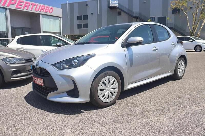 Cinzento Usado 2022 Toyota Yaris Citadino | € 17.900 (Super Preço) - Imagem 1/4
