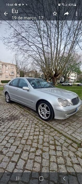 Usado Mercedes C220 Avantgarde 143 HP (105 kW) 2001 Sedan