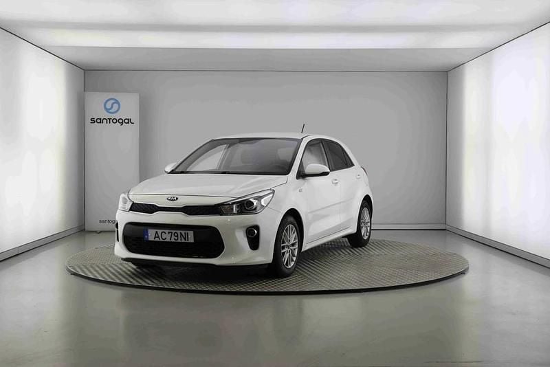 Branco Usado 2020 Kia Rio Urban Citadino | € 13.990 (Preço justo) - Imagem 1/4