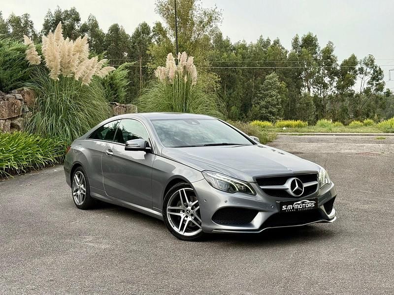 Cinza Usado 2015 Mercedes E250 Coupé | € 27.500 - Imagem 1/4