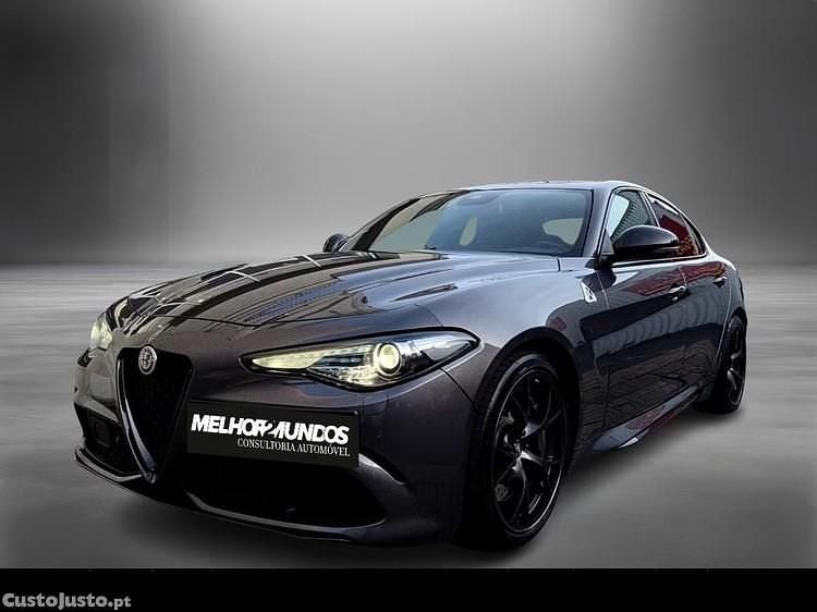 Cinza Usado 2021 Alfa Romeo Giulia Quadrifoglio Sedan | € 72.500 (Super Preço) - Imagem 1/1