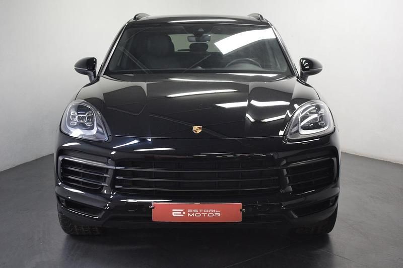 Preto Usado 2022 Porsche Cayenne SUV | € 74.500 - Imagem 1/3