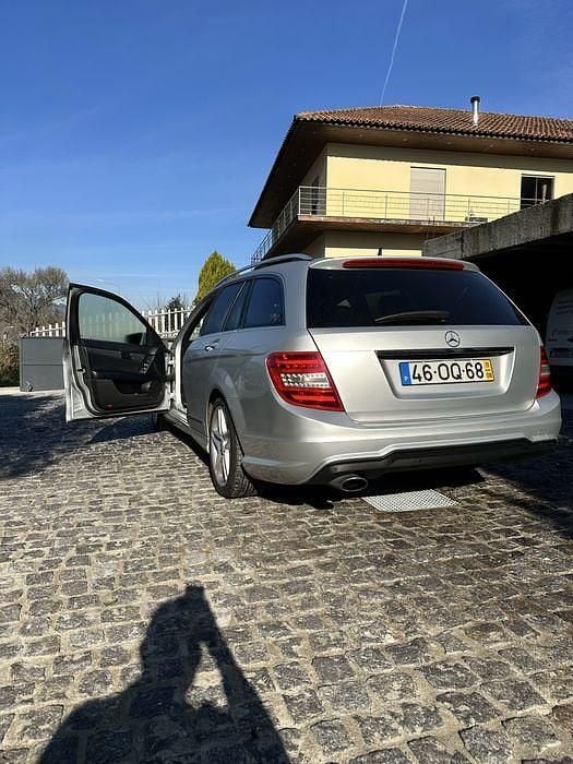 Usado Mercedes C220 Avantgarde 170 HP (125 kW) 2011 Sedan