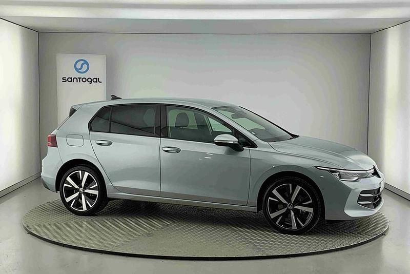 Prateado Novo 2025 VW Golf VIII Sportline Citadino | € 46.638 - Imagem 1/4