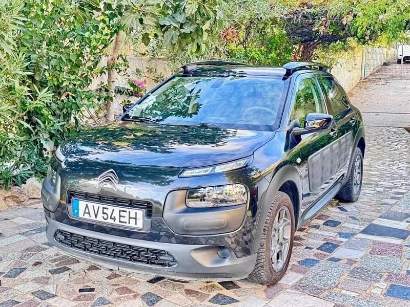 Usado Citroën C4 Feel 100 HP (73 kW) 2016 Preto SUV