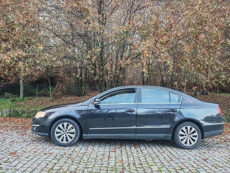 Usado 2009 VW Passat Sedan | € 4.950 (Bom preço) - Imagem 1/4