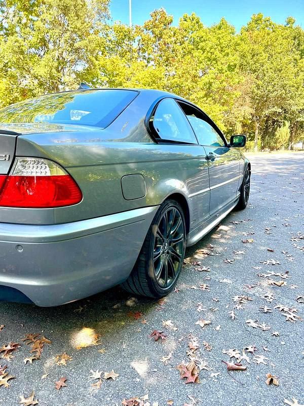 Usado BMW 330 231 HP (169 kW) 2004 Cinzento Sedan