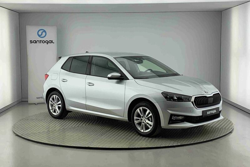 Cinzento Usado 2025 Skoda Fabia Citadino | € 19.990 (Preço elevado) - Imagem 1/4