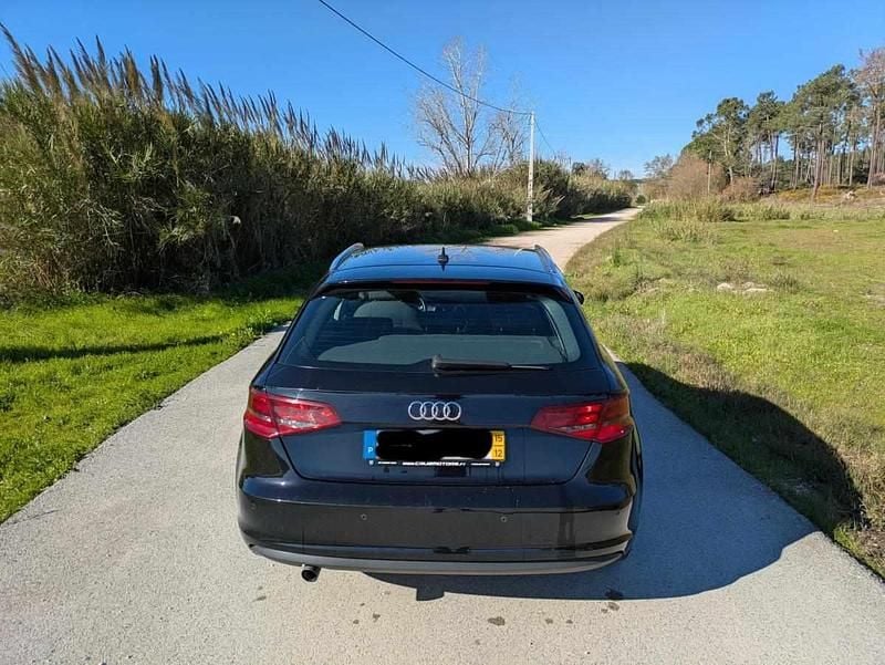 Usado Audi A3 110 HP (80 kW) 2015 Preto
