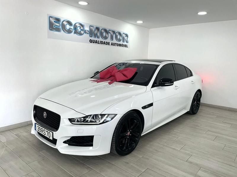 Branco Usado 2016 Jaguar XE Sedan | € 16.900 (Preço justo) - Imagem 1/4