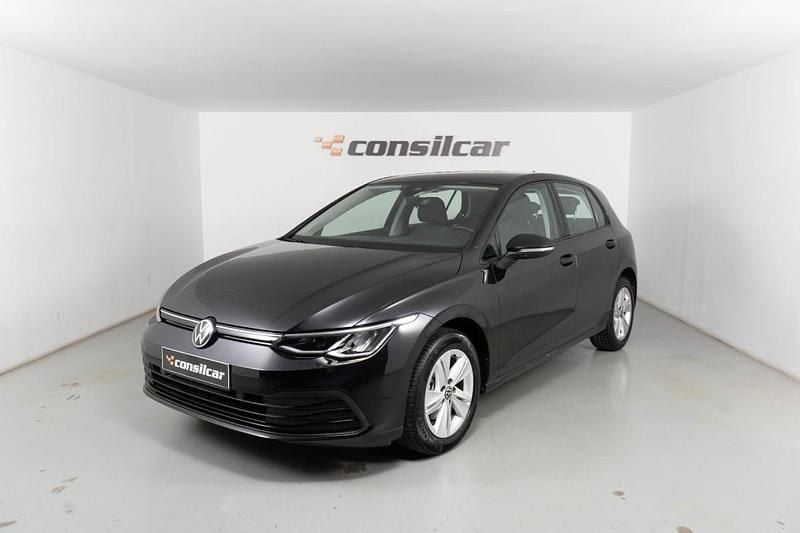 Preto Usado 2021 VW Golf VIII Life Citadino | € 18.890 (Preço justo) - Imagem 1/4