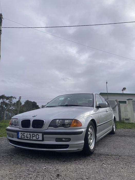 Cinzento Usado 1999 BMW 320 Sedan | € 5.000 (Preço elevado) - Imagem 1/4