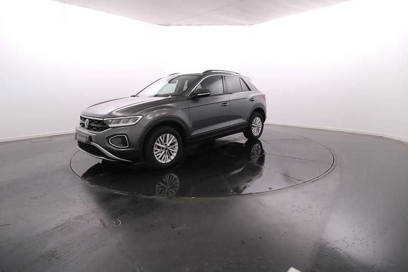 Cinzento Usado 2024 VW T-Roc SUV | € 25.900 (Preço elevado) - Imagem 1/4
