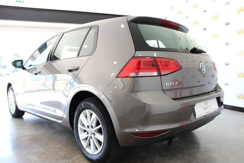 Usado VW Golf VII Trendline 110 HP (80 kW) 2014 Cinza Citadino