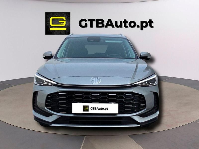 Cinza Usado 2025 MG ZS Luxury Sedan | € 29.900 - Imagem 1/4