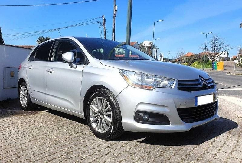 Usado Citroën C4 115 HP (84 kW) 2013 Cinzento