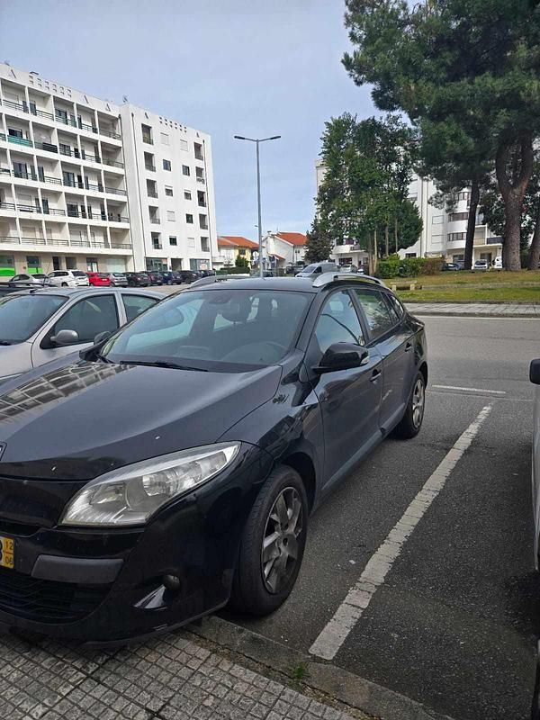 Preto Usado 2012 Renault Mégane III | € 7.500 - Imagem 1/4