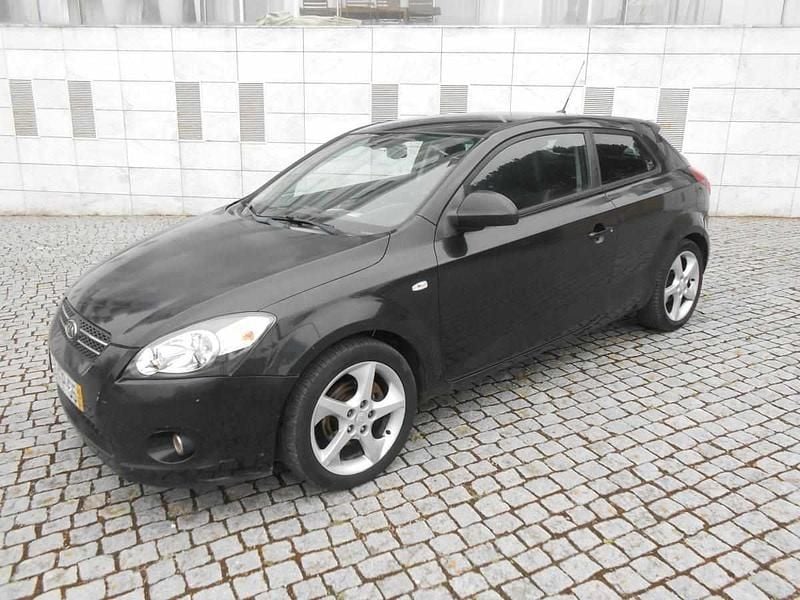 Preto Usado 2008 Kia Ceed Citadino | € 3.750 (Preço elevado) - Imagem 1/4