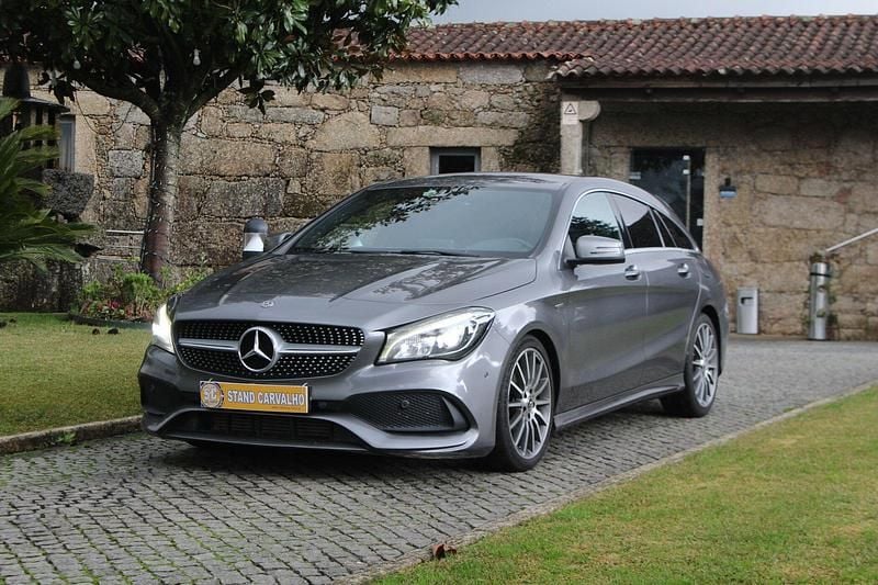 Usado Mercedes CLA200 AMG line 136 HP (100 kW) 2018 Cinza Carrinha