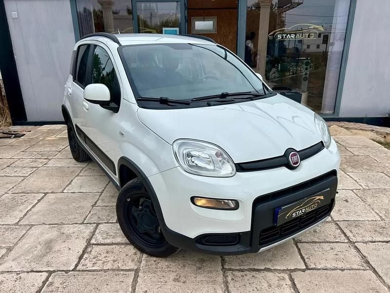 Branco Usado 2019 Fiat Panda 4x4 Citadino | € 11.990 - Imagem 1/4