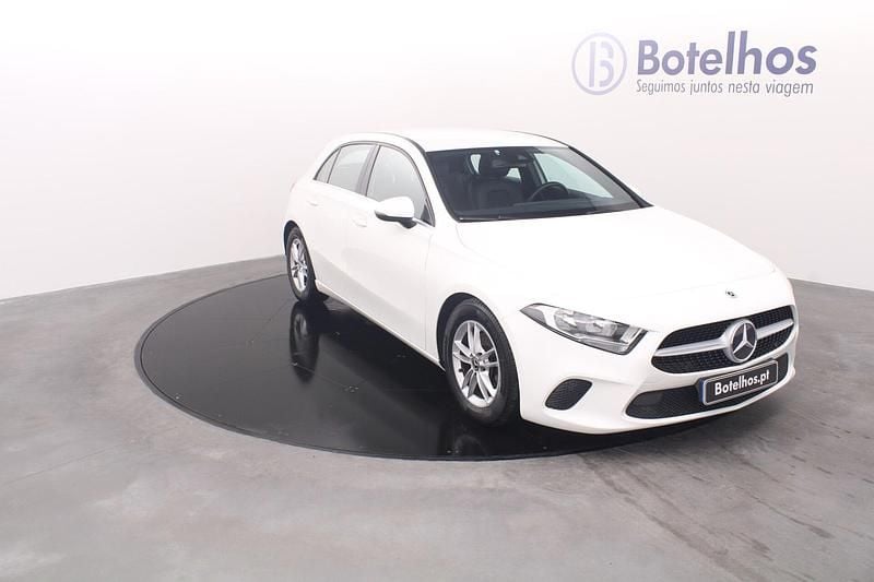 Branco Usado 2019 Mercedes A180 Style Coupé | € 22.900 (Preço justo) - Imagem 1/4