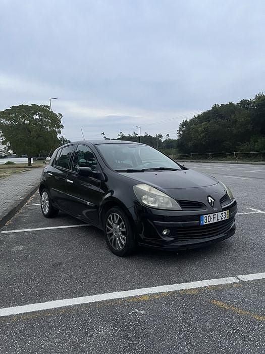 Usado 2008 Renault Clio II Dynamique Sedan | € 3.290 (Super Preço) - Imagem 1/4