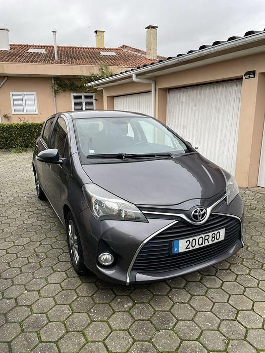 Usado 2015 Toyota Yaris Comfort Sedan | € 9.500 (Bom preço) - Imagem 1/4