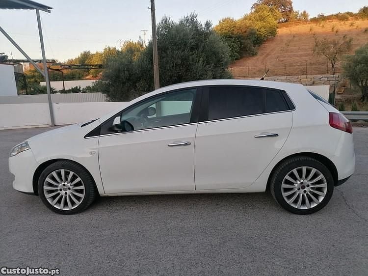 Usado Fiat Bravo 105 HP (77 kW) 2011 Branco Citadino
