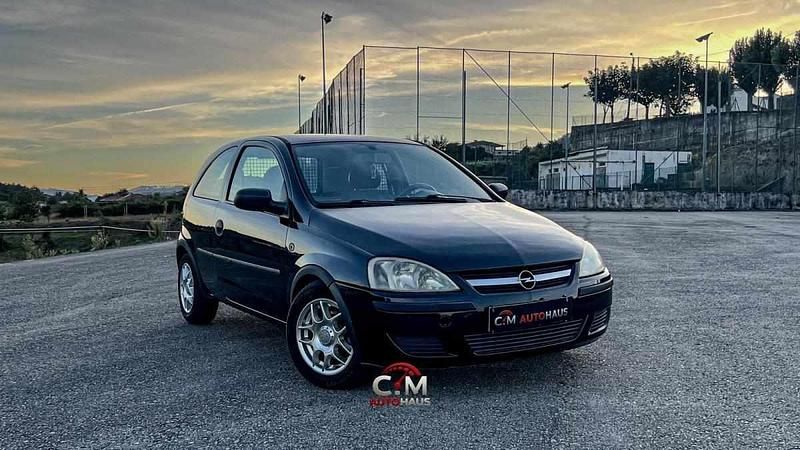 Preto Usado 2004 Opel Corsa Citadino | € 2.499 (Bom preço) - Imagem 1/4
