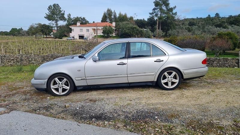 Usado Mercedes E200 1997 Sedan
