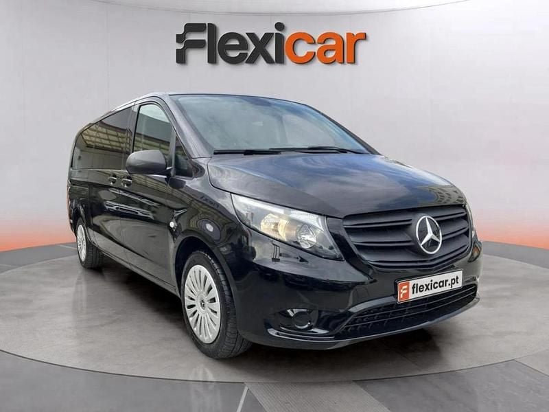 Usado Mercedes Vito 136 HP (100 kW) 2022 Preto Van