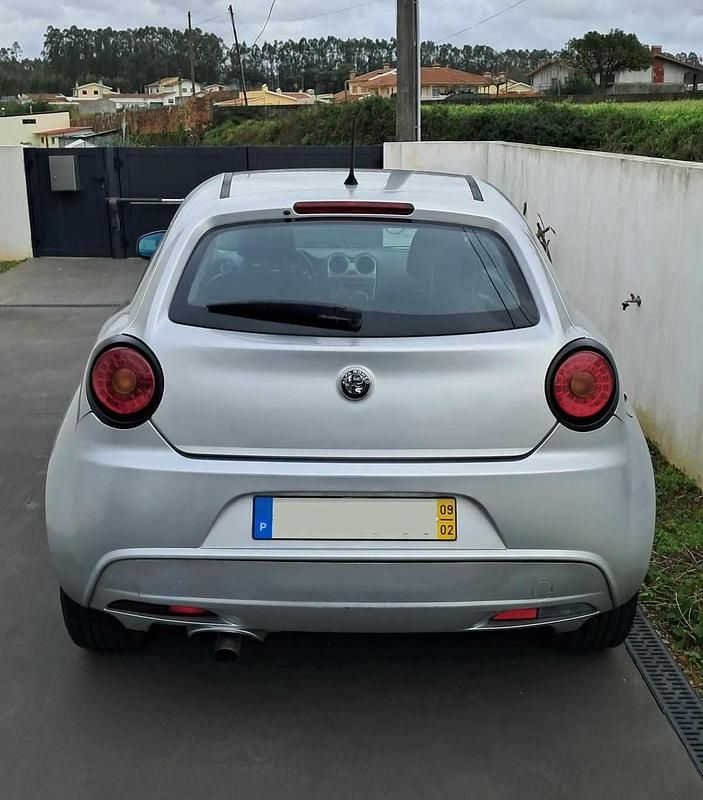 Usado Alfa Romeo MiTo Distinctive 120 HP (88 kW) 2009 Cinzento Citadino