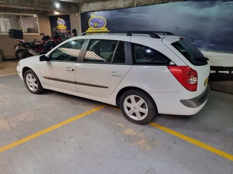 Usado Renault Laguna II Expression 120 HP (88 kW) 2003 Branco Sedan