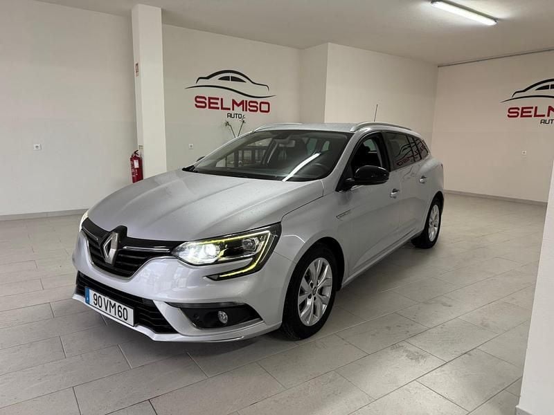 Usado Renault Mégane IV 115 HP (84 kW) 2018 Cinzento