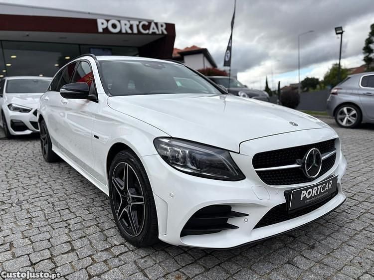 Branco Usado 2021 Mercedes C300e AMG line Carrinha | € 31.500 (Preço justo) - Imagem 1/1