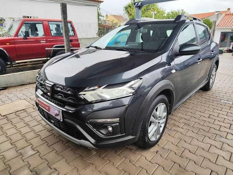 Cinza escuro Usado 2022 Dacia Sandero Expression Monovolume | € 15.500 (Preço justo) - Imagem 1/4