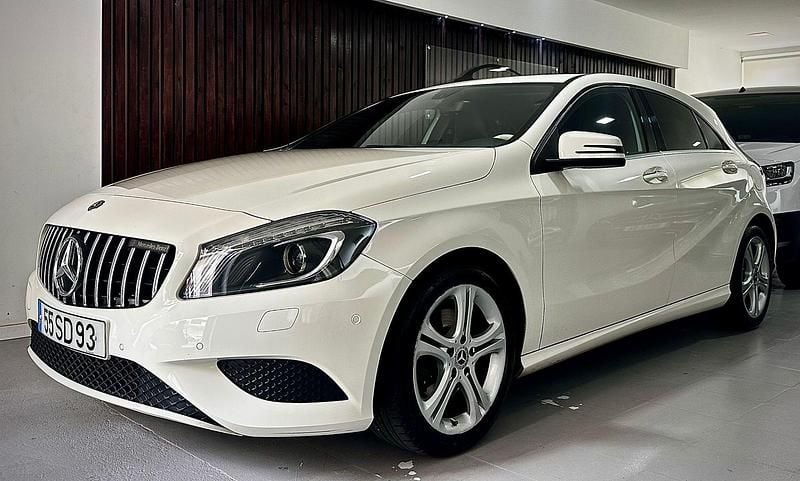 Branco Usado 2013 Mercedes A200 Urban | € 14.650 (Preço justo) - Imagem 1/4