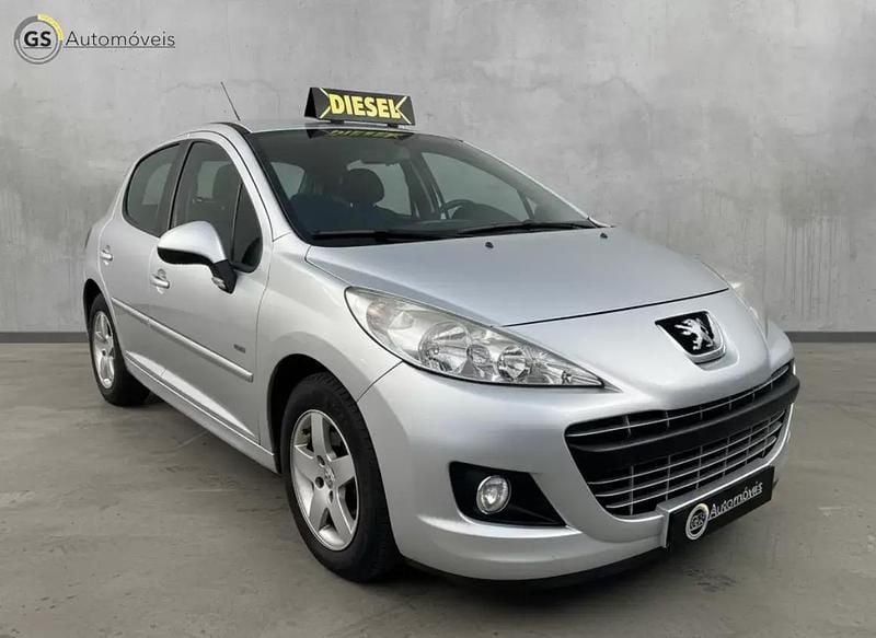 Cinza prata Usado 2011 Peugeot 207 Premium Citadino | € 4.900 (Super Preço) - Imagem 1/4