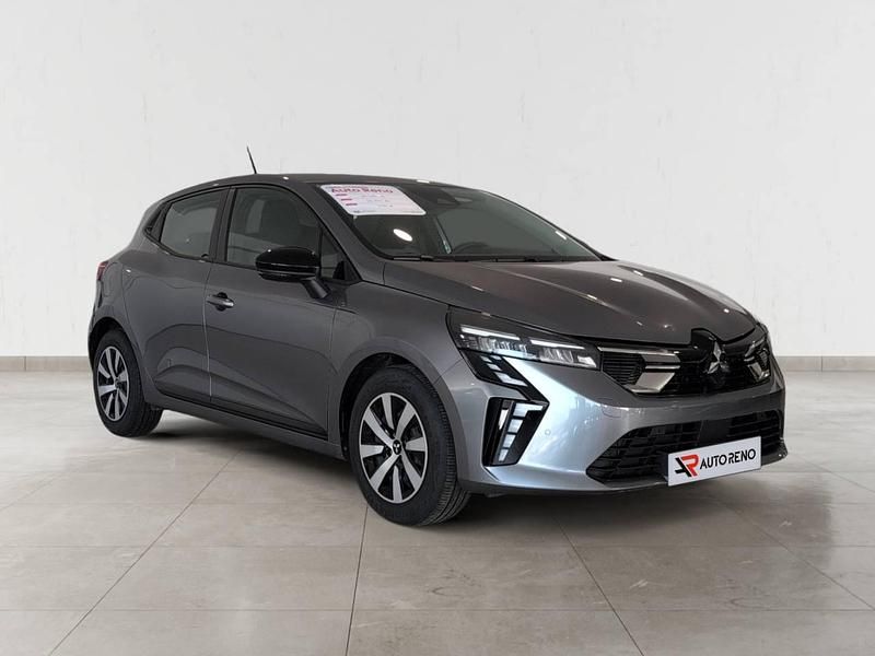Cinzento Usado 2024 Mitsubishi Colt Sedan | € 16.490 - Imagem 1/4
