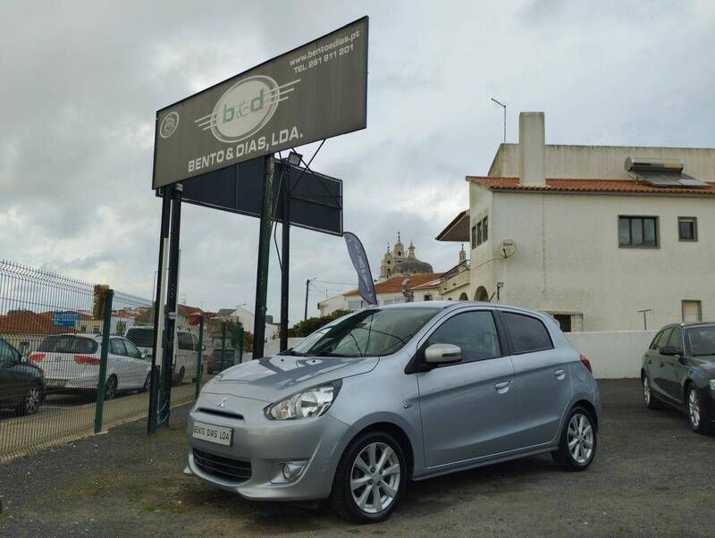 Cinzento Usado 2014 Mitsubishi Space Star Intense | € 7.650 - Imagem 1/4