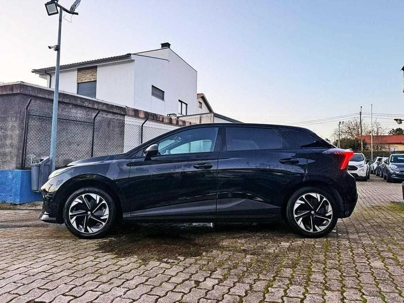 Usado MG MG4 EV Comfort 150 kW (204 HP) 2023 Preto Citadino