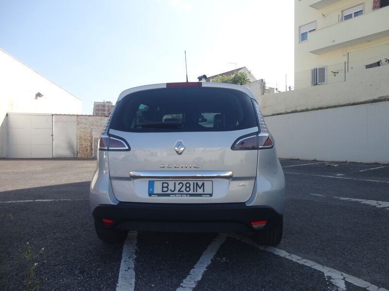 Usado Renault Scénic III Expression 110 HP (80 kW) 2014 Cinza Monovolume