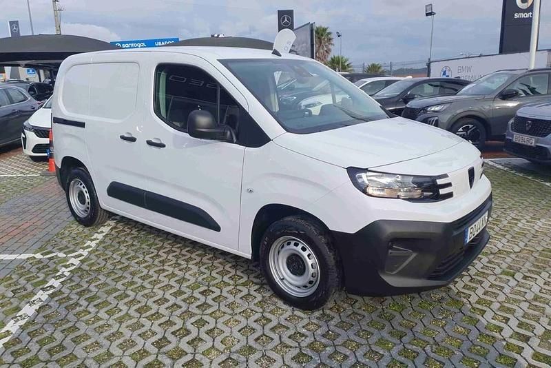 Branco Usado 2024 Peugeot Partner Monovolume | € 23.500 (Caro) - Imagem 1/4