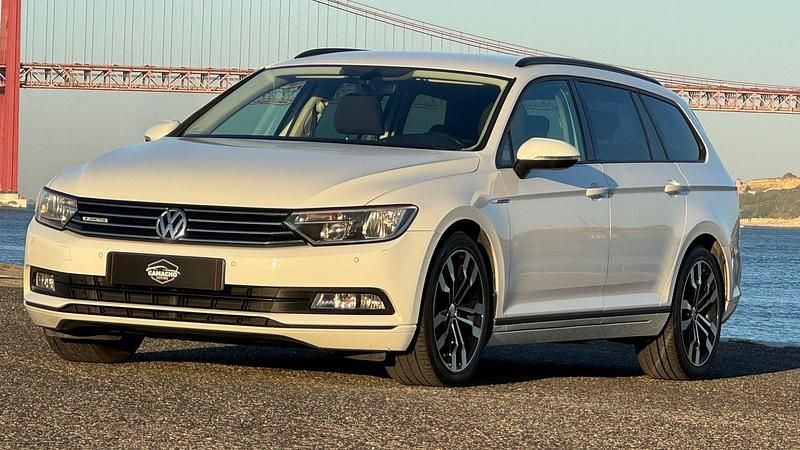 Branco Usado 2016 VW Passat Highline Carrinha | € 14.990 (Preço elevado) - Imagem 1/4