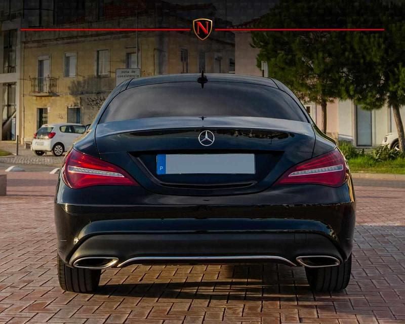 Usado Mercedes CLA180 109 HP (80 kW) 2017 Preto Sedan