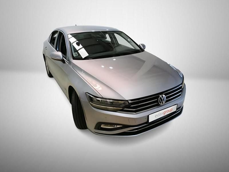Cinza Usado 2020 VW Passat Business Sedan | € 18.490 (Preço justo) - Imagem 1/2