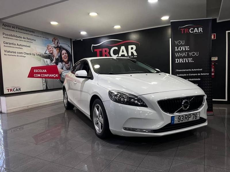 Usado Volvo V40 Kinetic 177 HP (130 kW) 2016 Branco