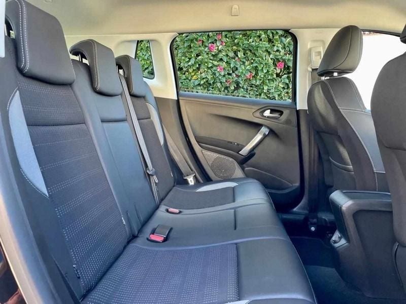 Usado Peugeot 2008 101 HP (74 kW) 2018 Preto SUV