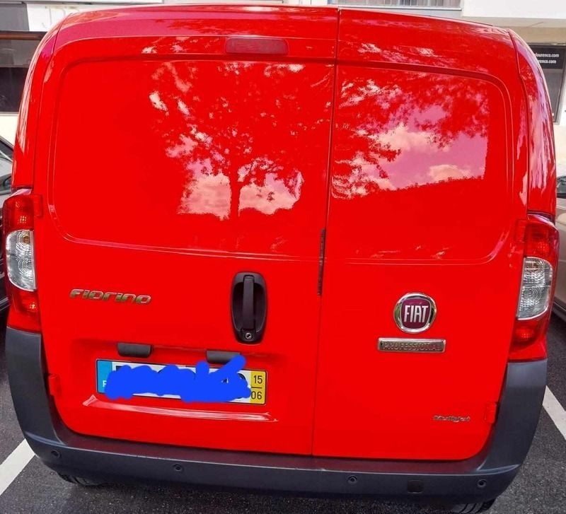 Vermelho Usado 2015 Fiat Fiorino Monovolume | € 4.700 - Imagem 1/1