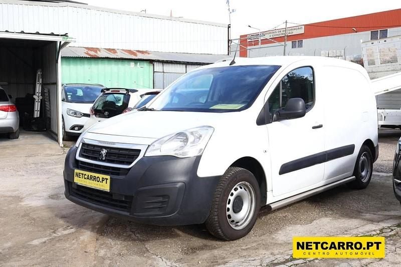 Branco Usado 2001 Peugeot Partner Van | € 11.890 - Imagem 1/4